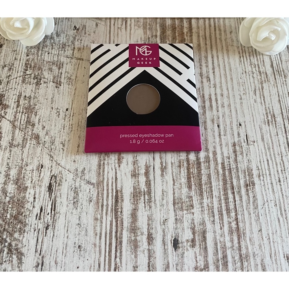 Brand new Makeup Geek pressed eyeshadow pan